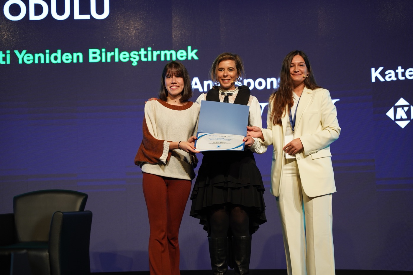 Ece Beyza Özdemir Wins an Award at the GYODER Competition